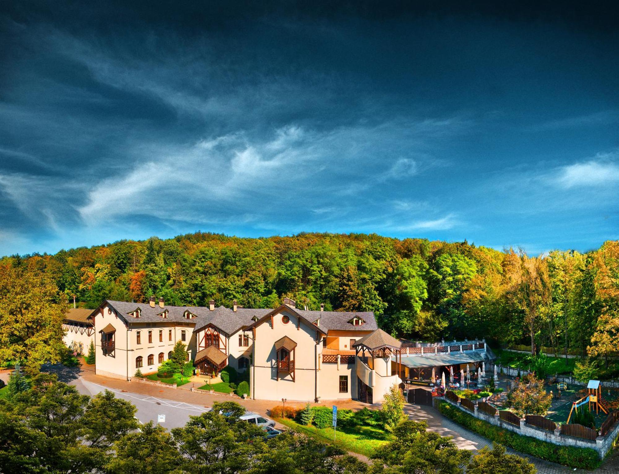 Hotel Bankov 4*