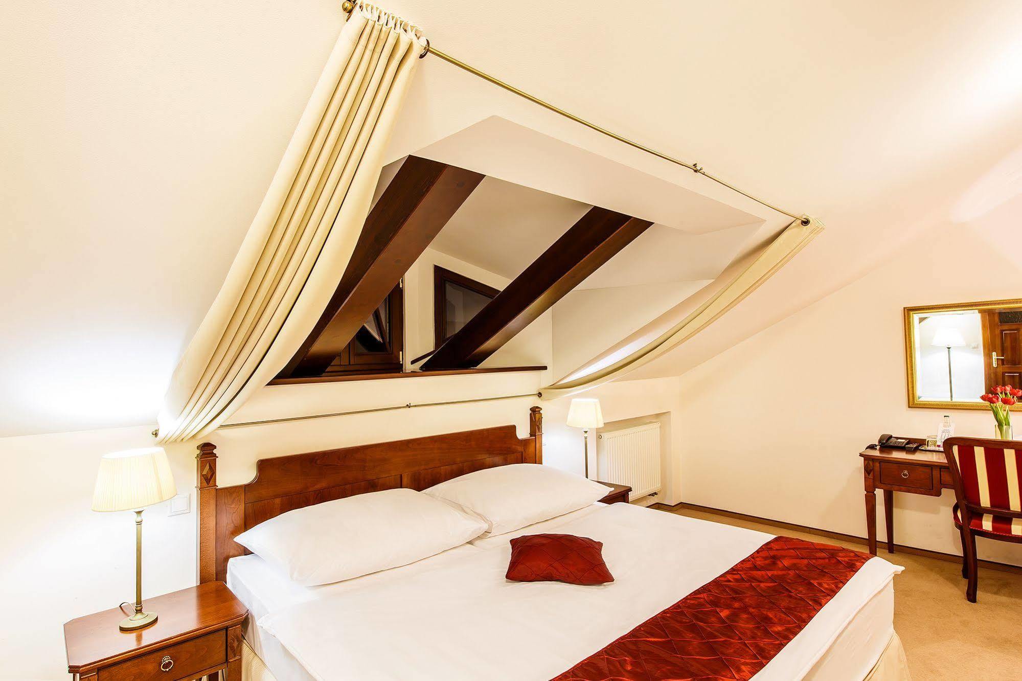 Bankov Hotel 4*